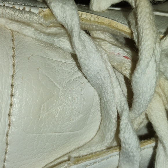 Veja Campo Leather Sneakers. Womens size 9. White & Light Copper in color. - Picture 8 of 13